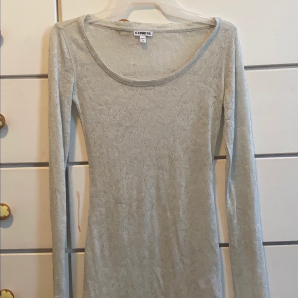 Long sleeve light weight knit top